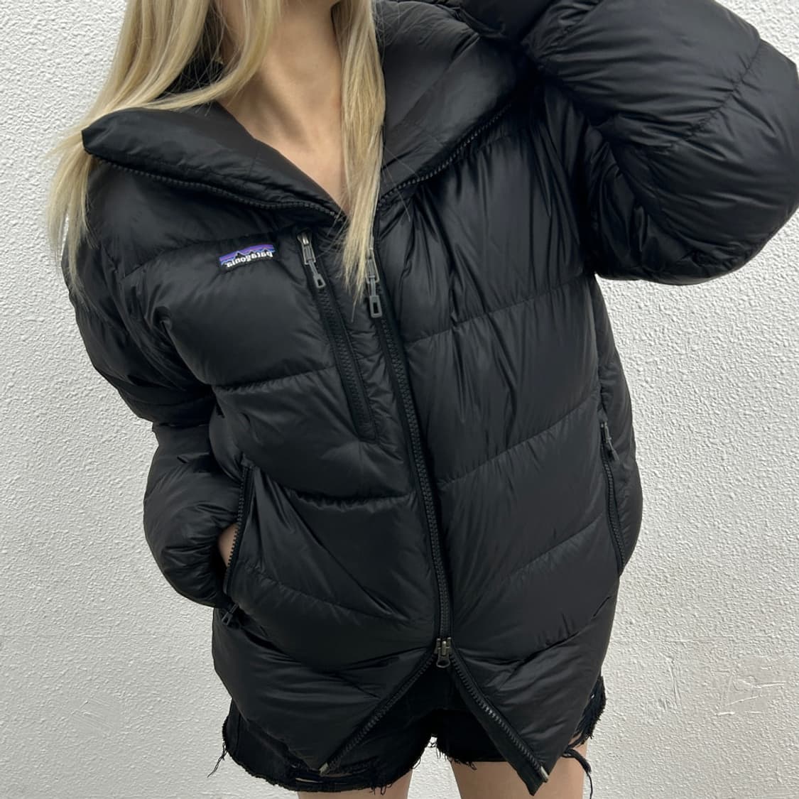 파타고니아 로고 블랙 후드패딩 M 상품이미지1