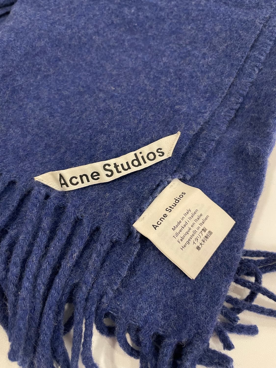 아크네스튜디오 프린지 오버사이즈 머플러 멜란지 블루 판매 상품이미지2