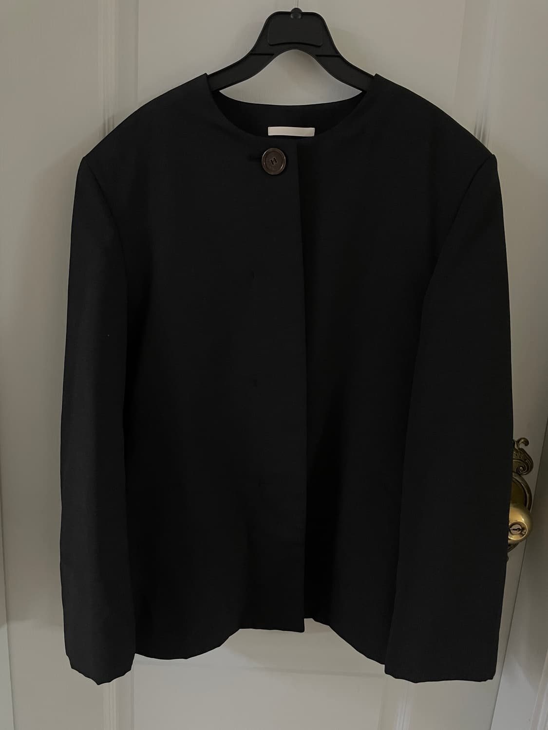 아모멘토 라운드 넥 패디드 자켓 ROUND NECK PADDED JACK 상품이미지1