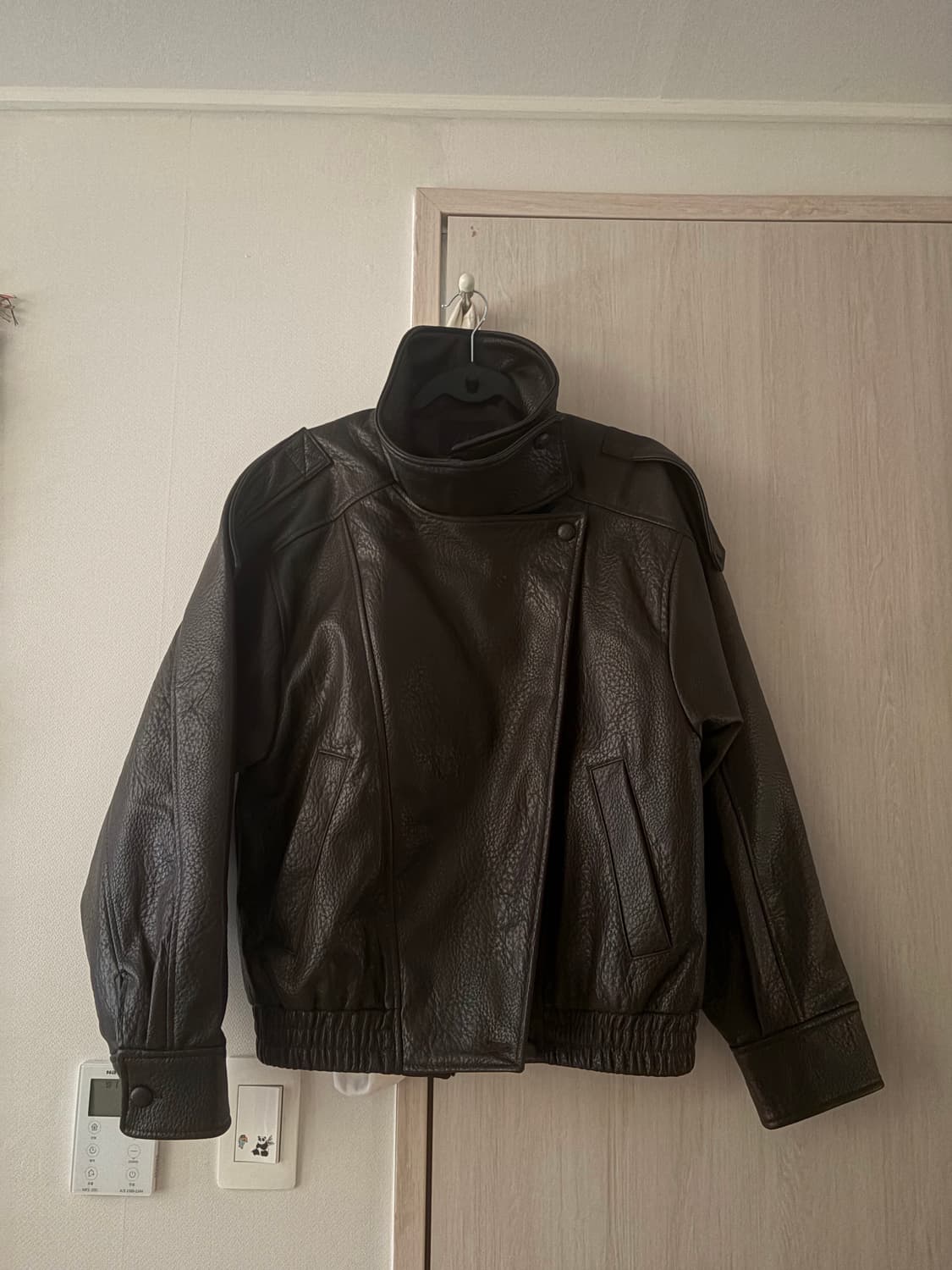 자라 페이크 레더 점퍼 브라운 xs 상품이미지2