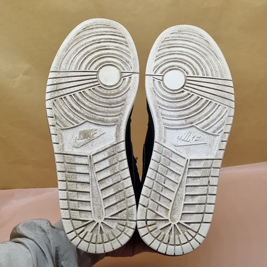 나이키 에어 조던 1 레트로 하이 OG 블랙 265 상품이미지3