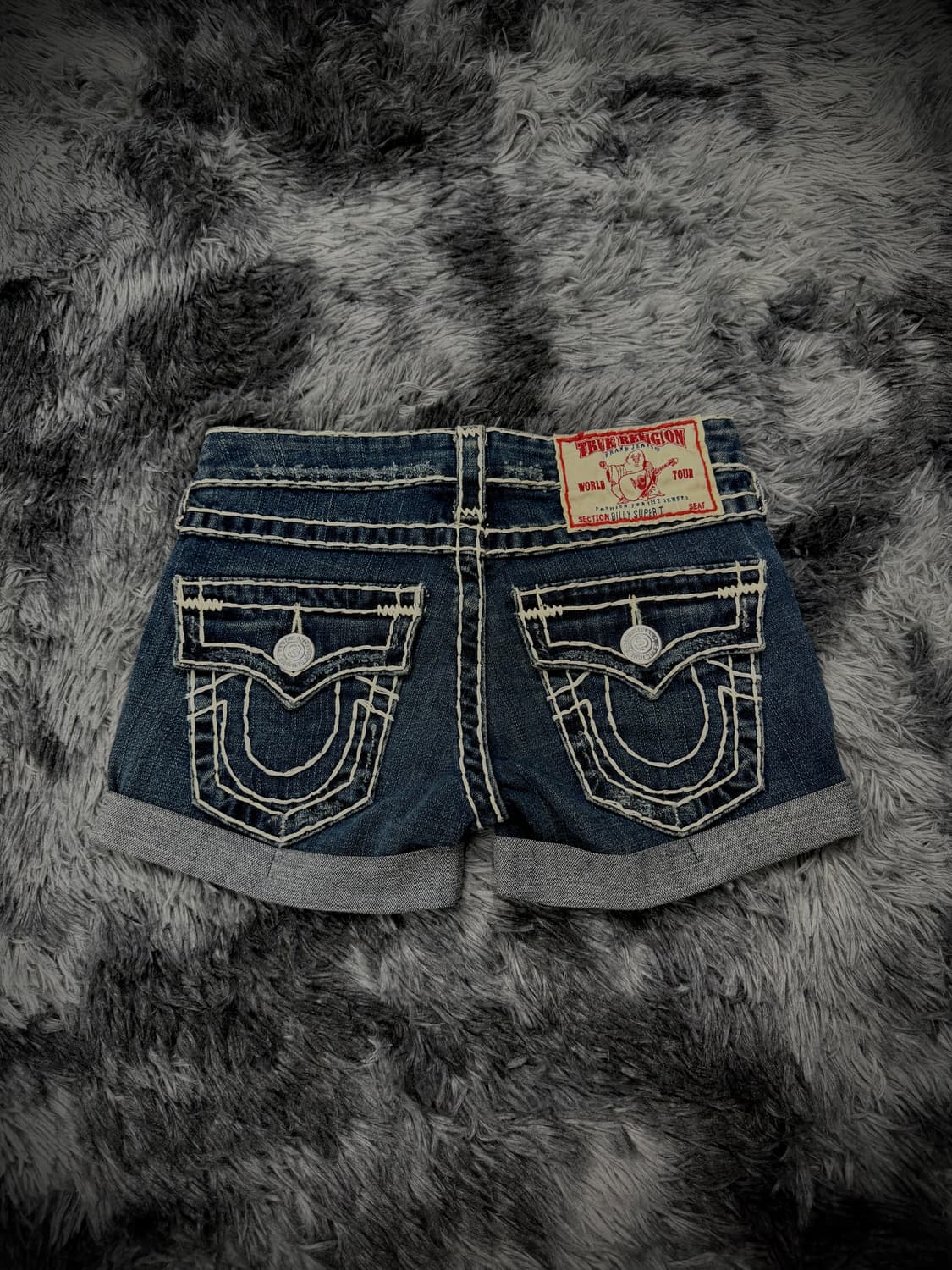 True Religion 화이트 스티치 데님 숏팬츠 상품이미지1