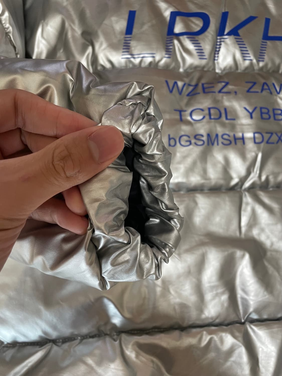 글로시 실버 디테일 푸퍼 자켓 상품이미지7