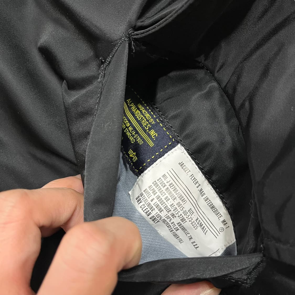 알파 인더스트리 리버시블 Ma-1 다크 슬림 항공점퍼 상품이미지6