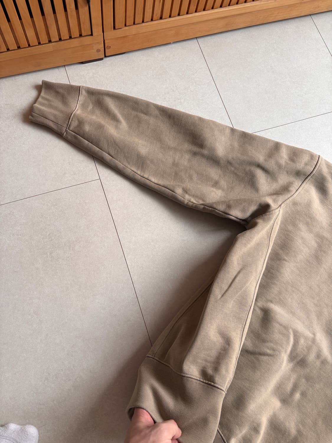 OUR LEGACY CROSS SWEAT Taupe Beige / 52 상품이미지4