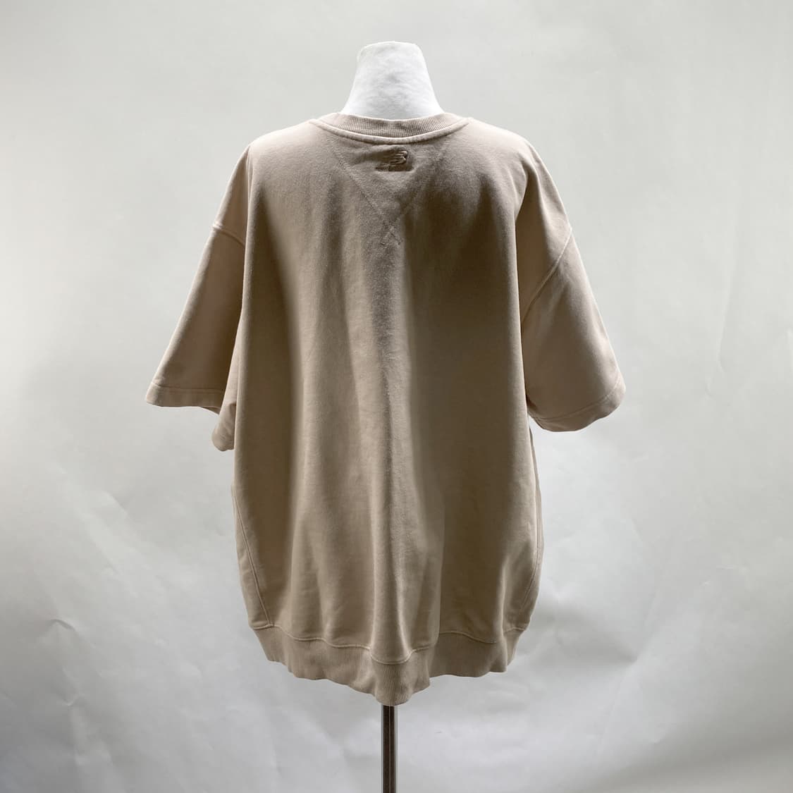 뉴발란스 남성캐쥬얼반팔티 베이지 110  상품이미지3