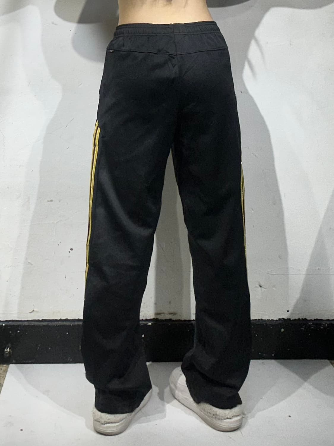 아디다스 블랙 골드 삼선 와이드 팬츠 L 상품이미지3