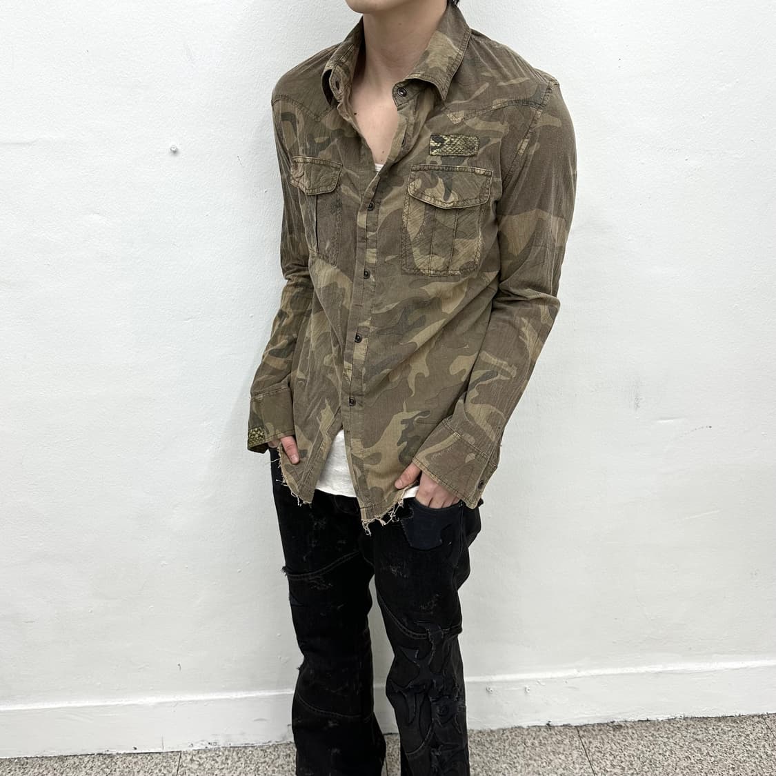 Python embroidery camo shirts 상품이미지1