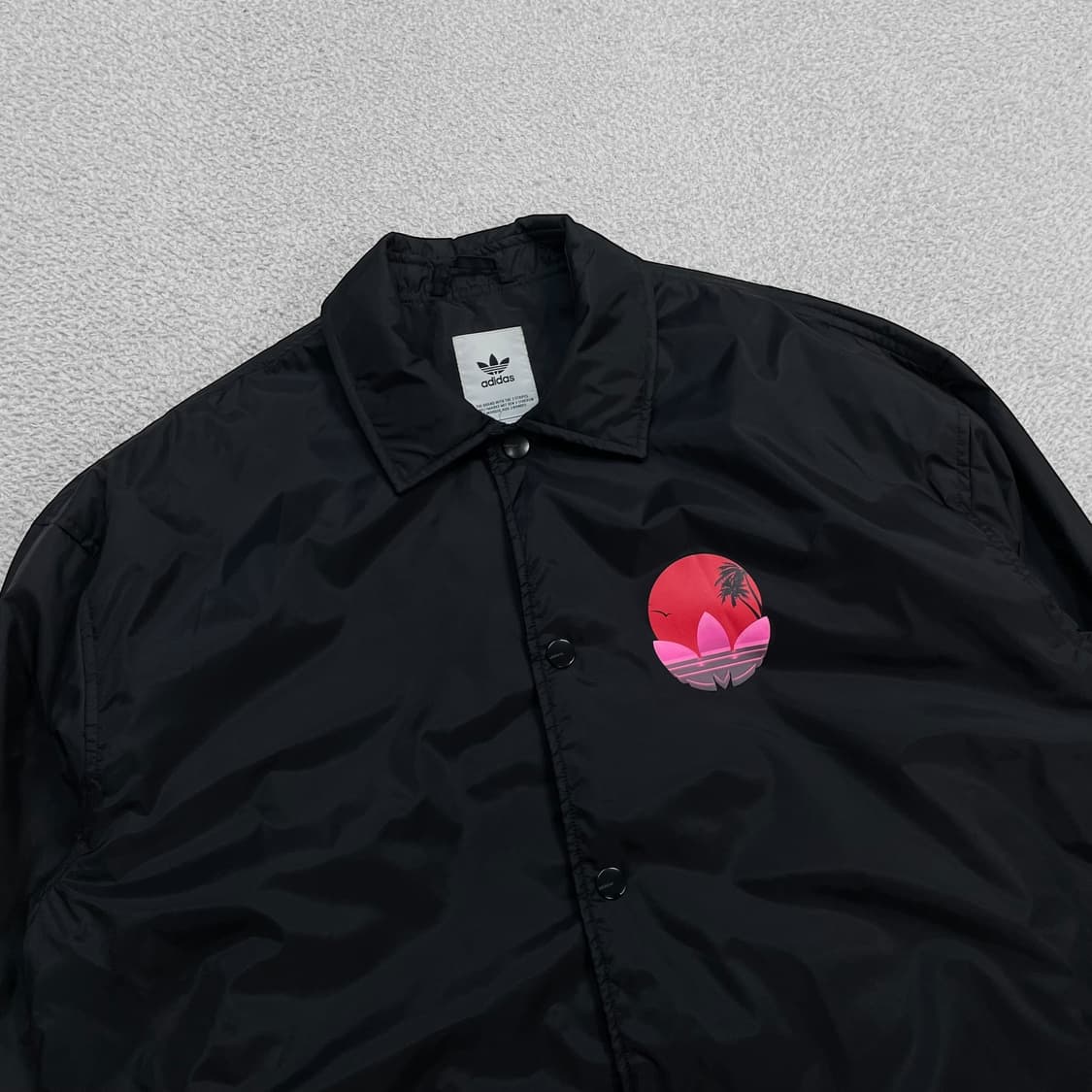 아디다스 트로피칼 트레포일 로고 코치 자켓 블랙 상품이미지3