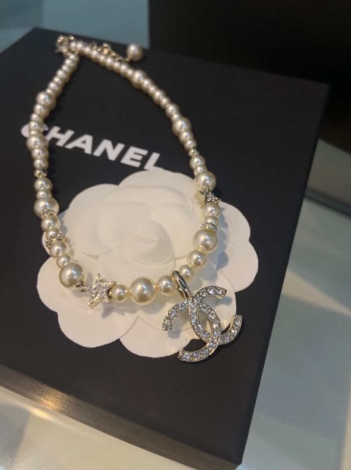 [정품] 샤넬 진주 CC 네크리스 (화이트/골드) 상품이미지3