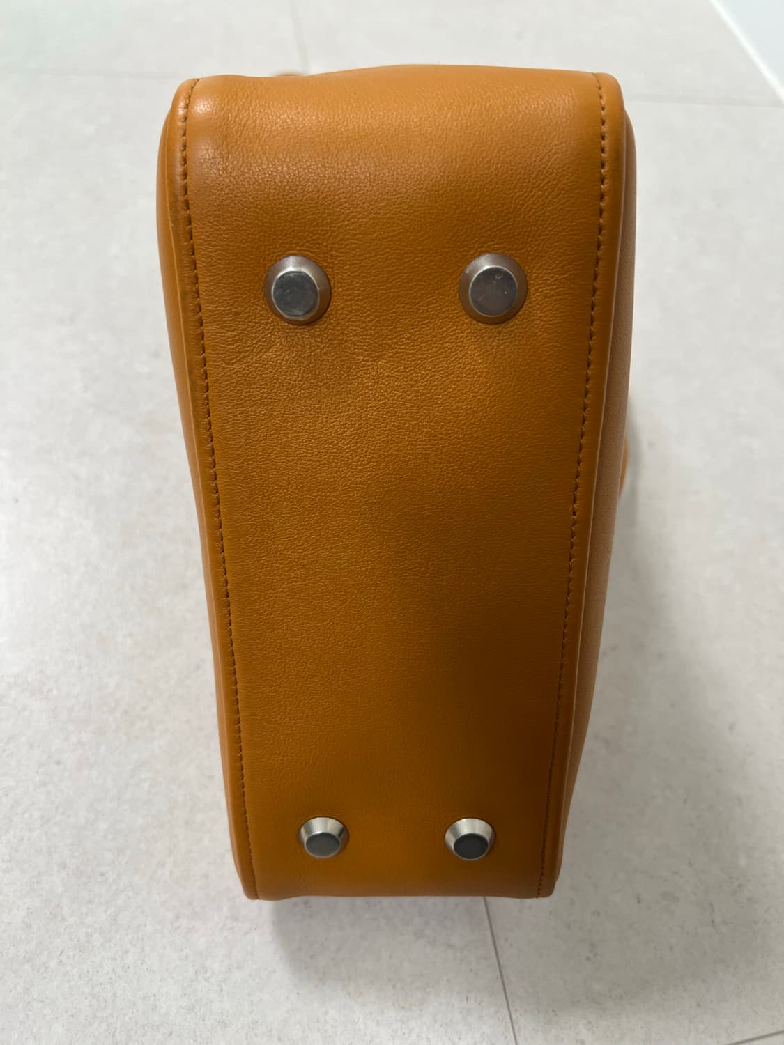 발렌시아가 트라이앵글 백 상품이미지3