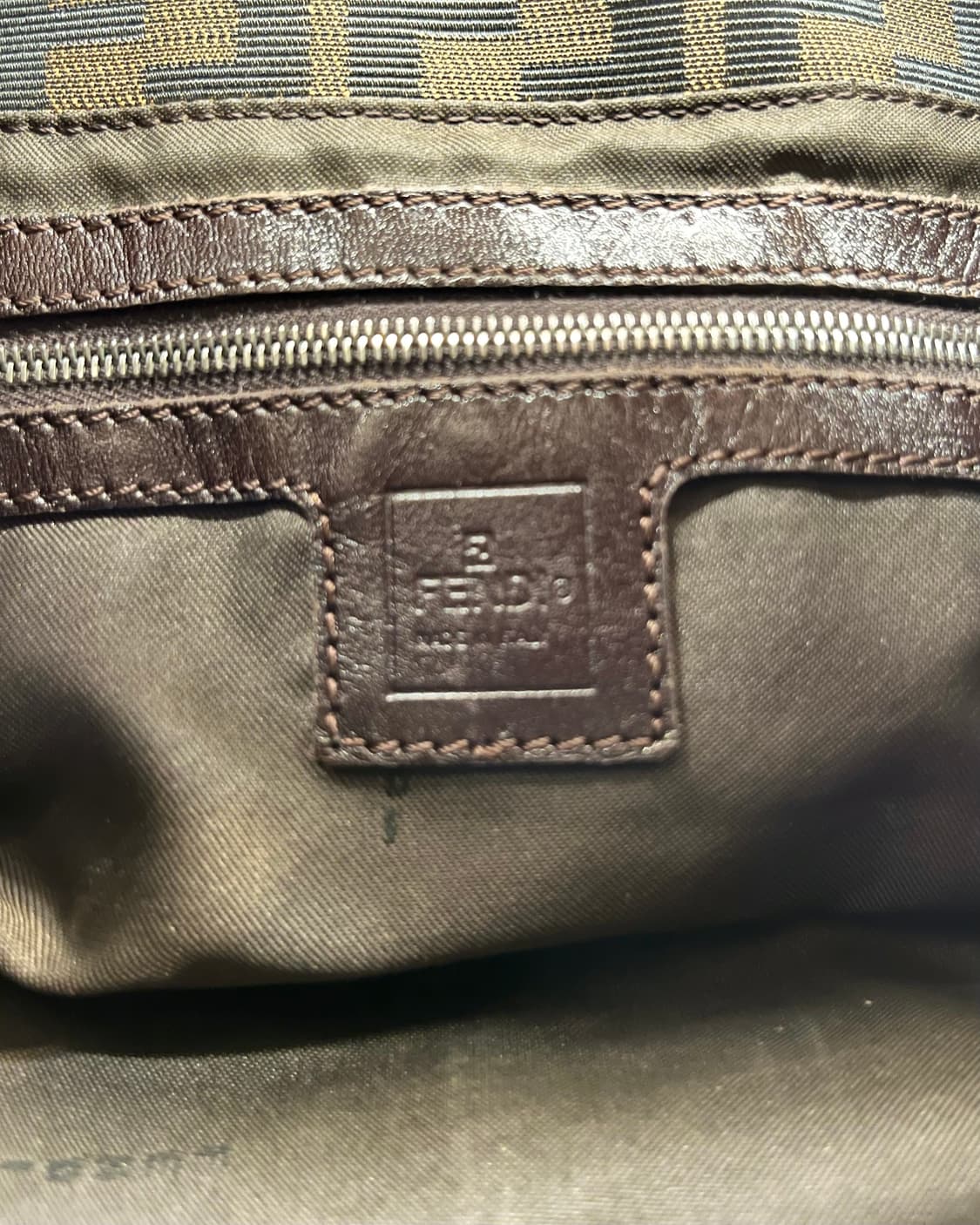 펜디 브라운 주카 바게트 백 상품이미지7