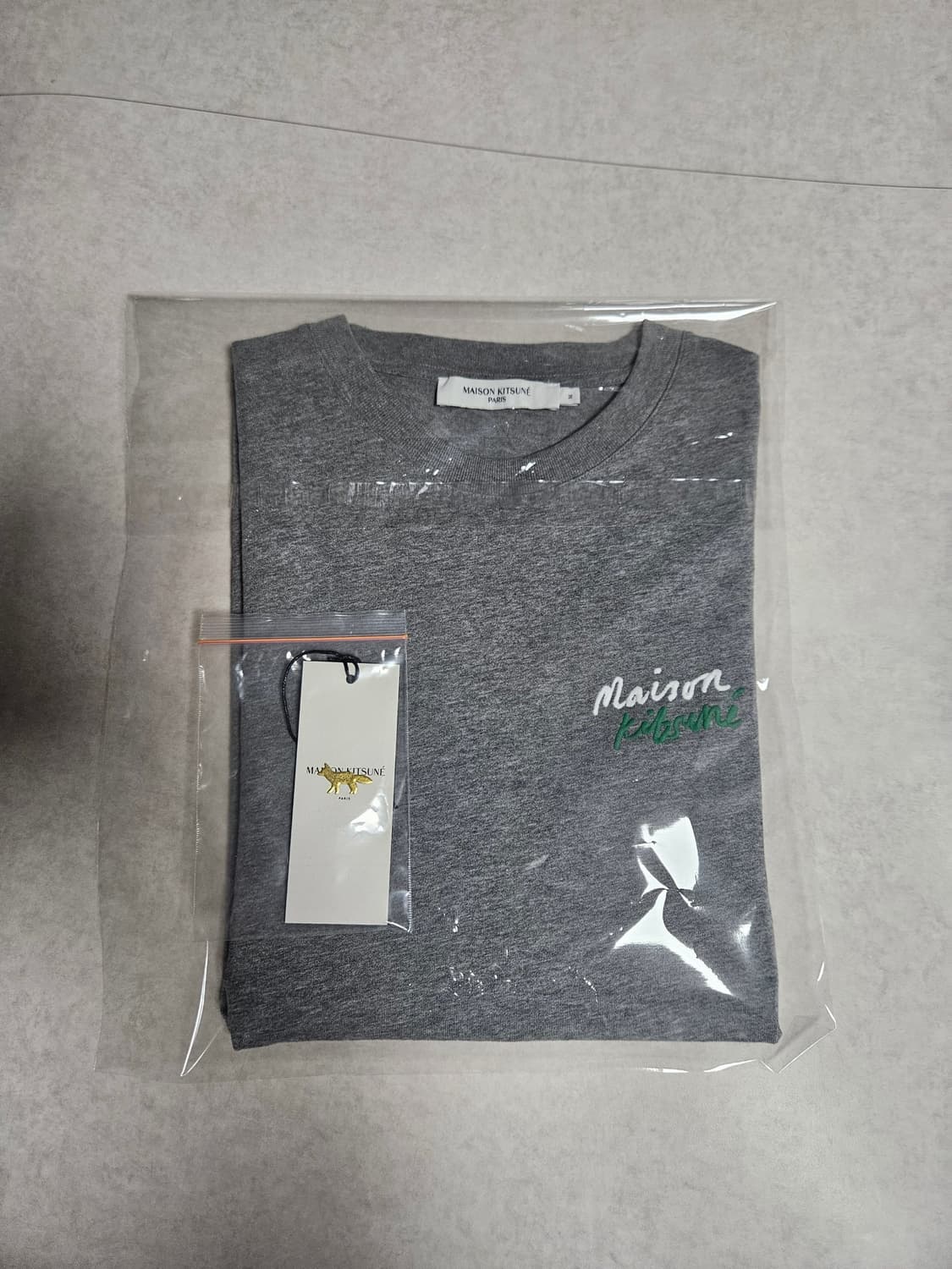 메종키츠네 미니로고 핸드라이팅 반팔 티셔츠 UNISEX 상품이미지8