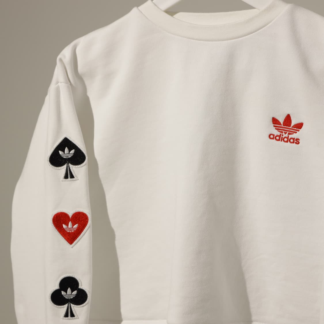 아디다스 우먼 트레포일 크롭 스웻 상품이미지1