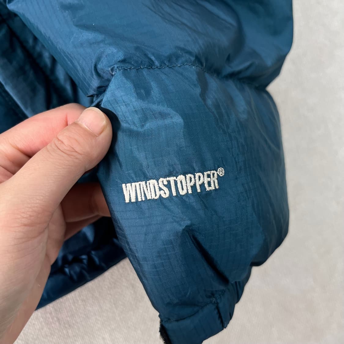 100 노스페이스 서밋시리즈 윈드스토퍼 700 드롭 블루 패딩 상품이미지5