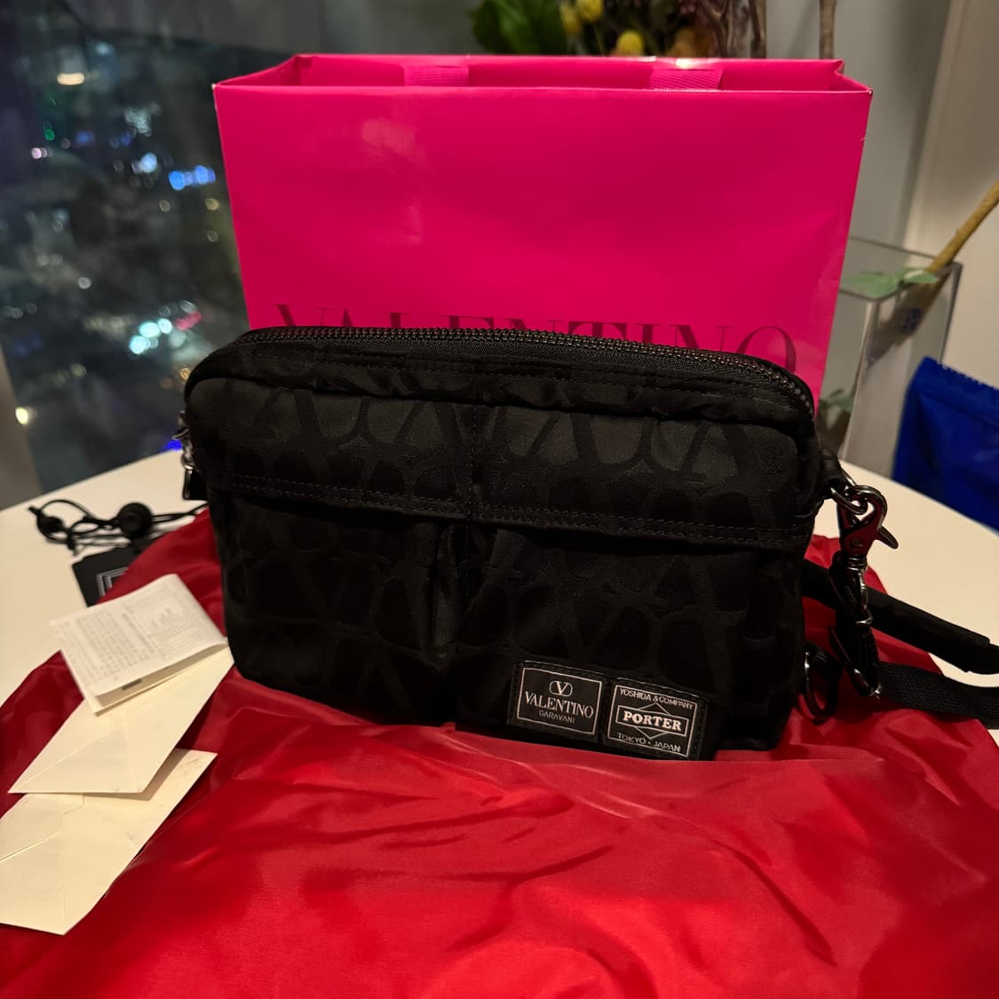발렌티노 X 포터 가라바니 탱커 숄더백 OS 풀구성 상품이미지4