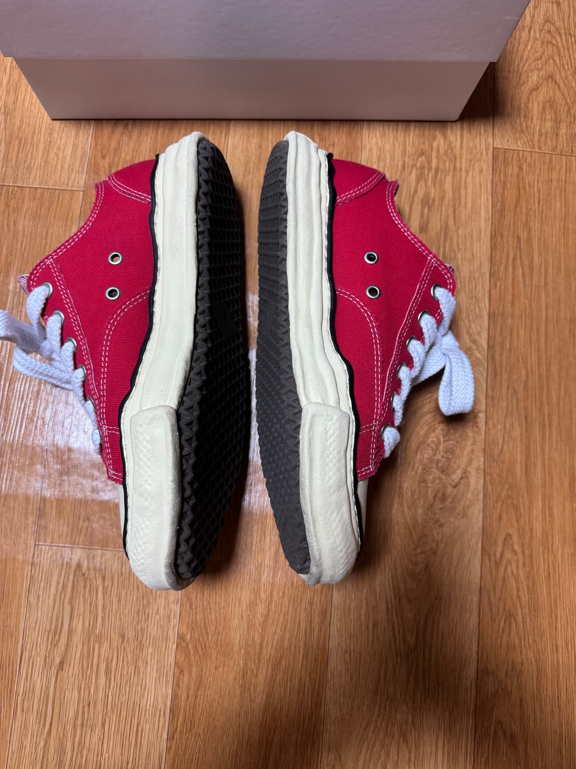 [43] 메종 미하라 야스히로 피터슨 캔버스 로우 스니커즈 레드 상품이미지3