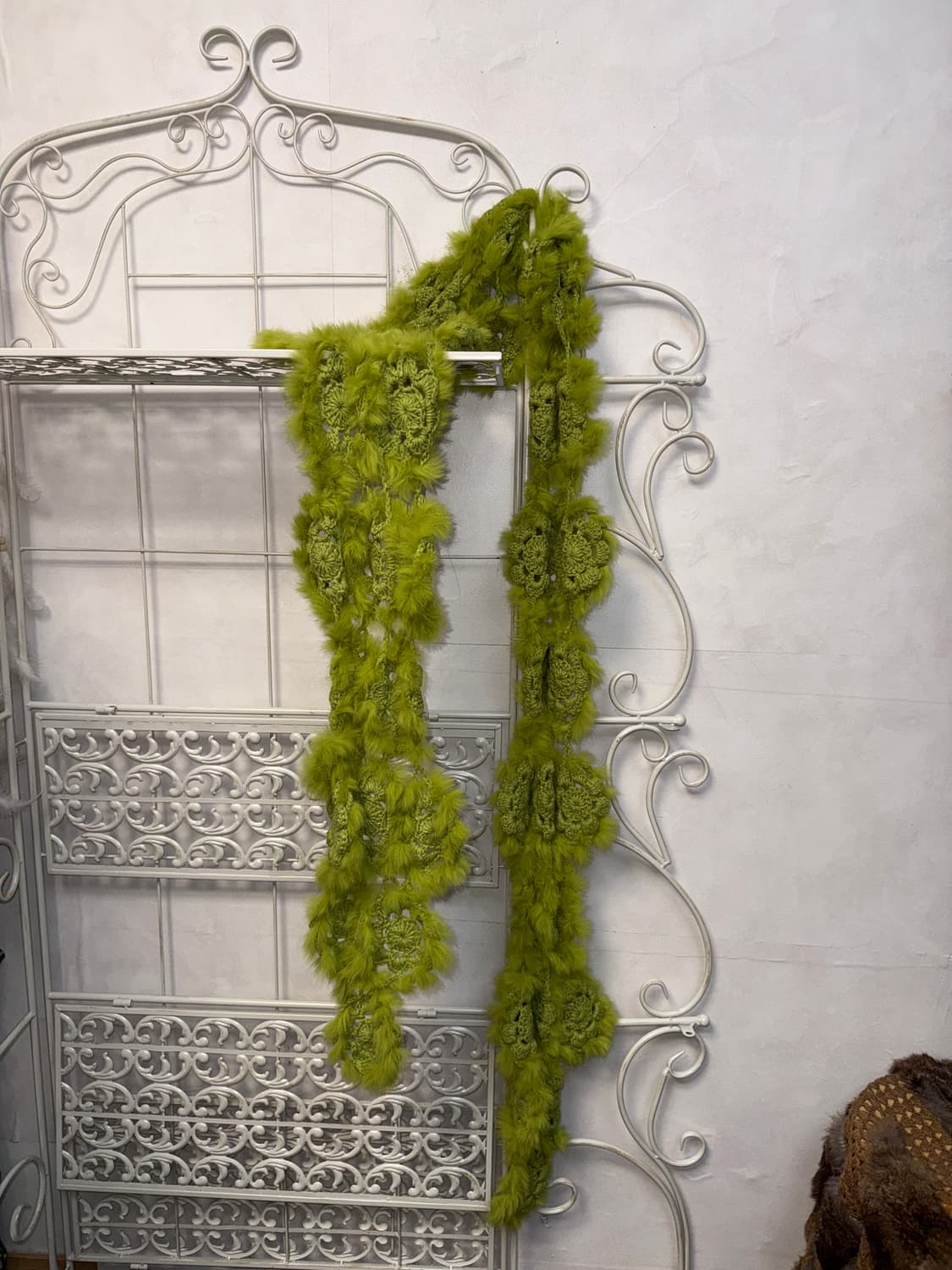 Yellow green crochet fur trimmed muffler 상품이미지2