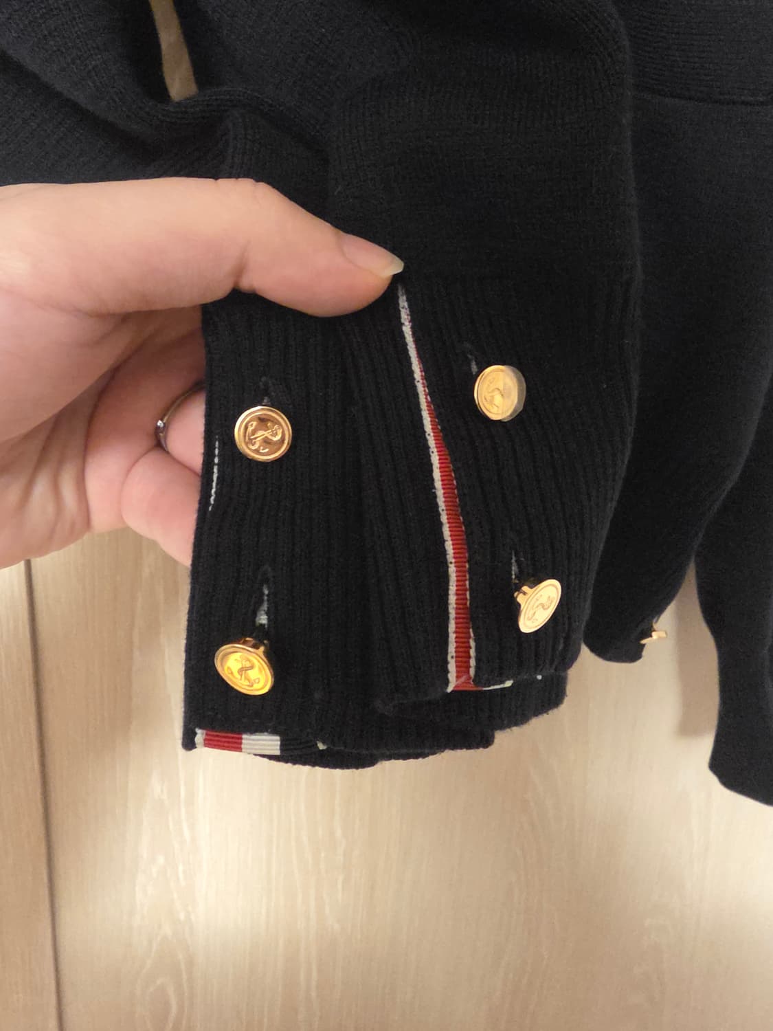 [3사이즈] 톰브라운 밀라노스티치 금장 가디건 네이비 상품이미지4