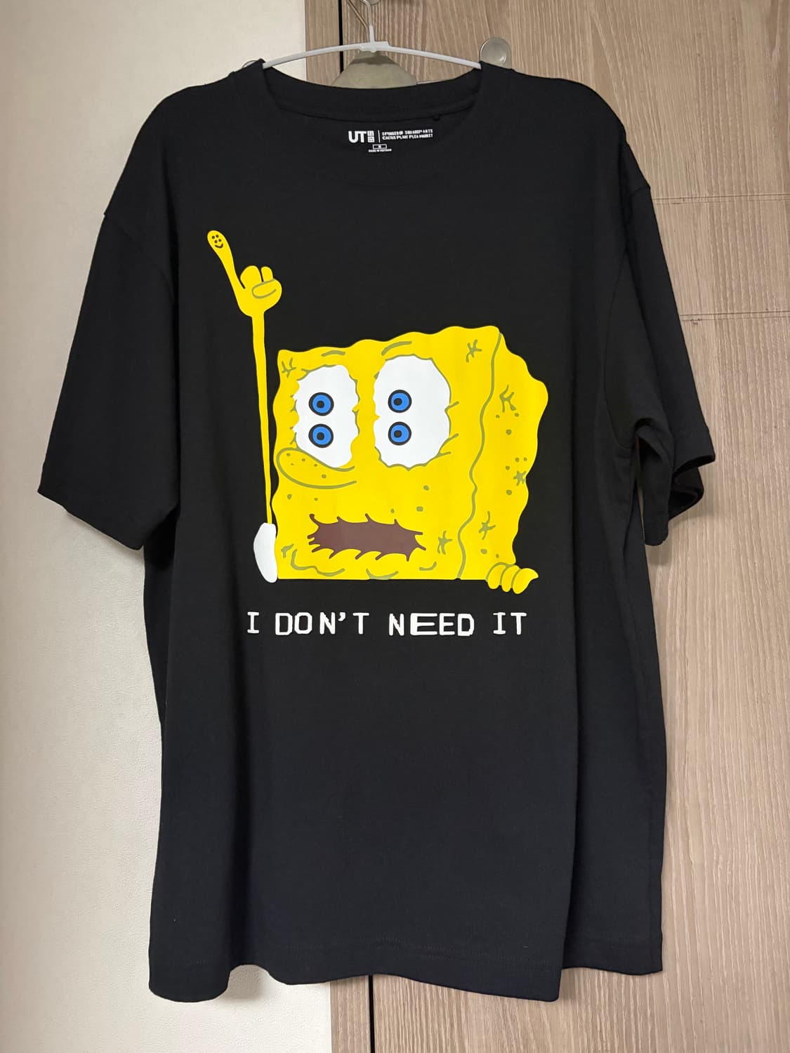 유니클로 스폰지밥 티셔츠 상품이미지1