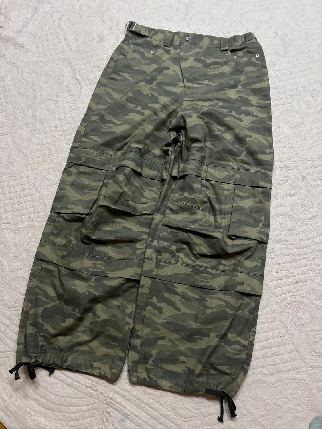 카미엔 타이탄 배기 팬츠 크림 카모 상품이미지1