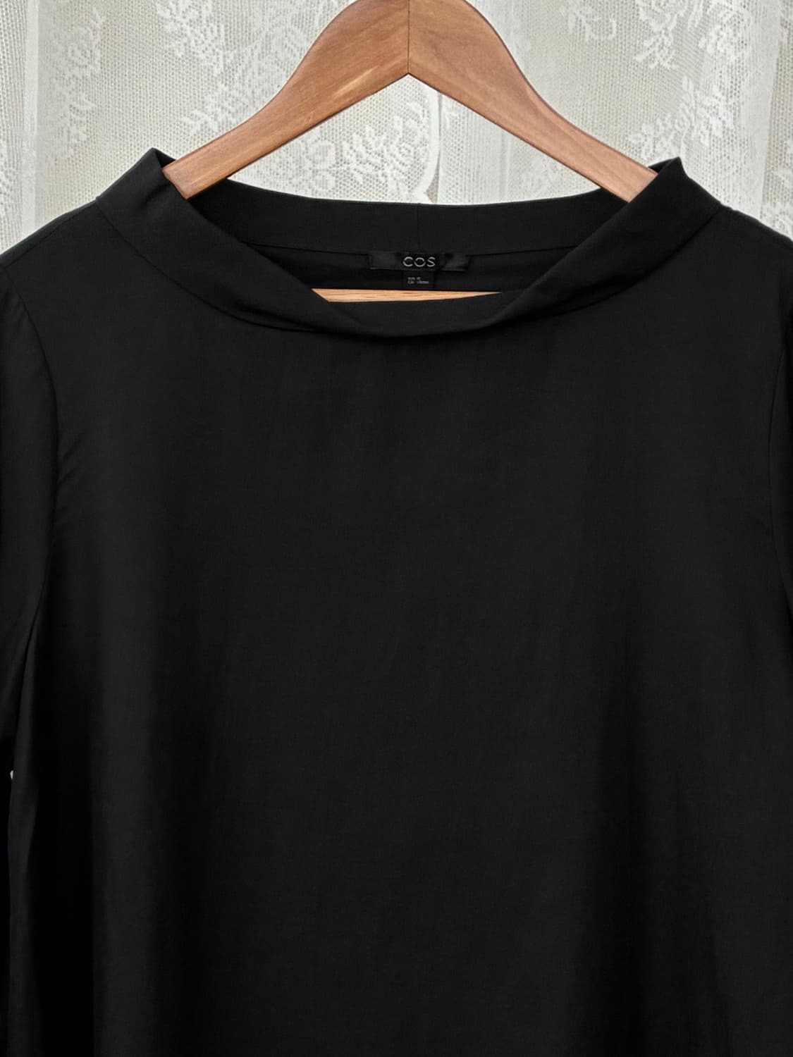 42) 코스 COS 큐프라 보트넥 블라우스 블랙 상품이미지3
