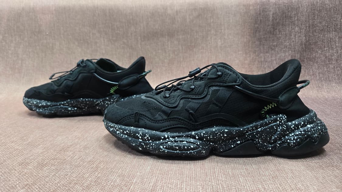 아디다스 240mm-  Ozweego 오즈위고 올블랙 스니커즈 상품이미지4