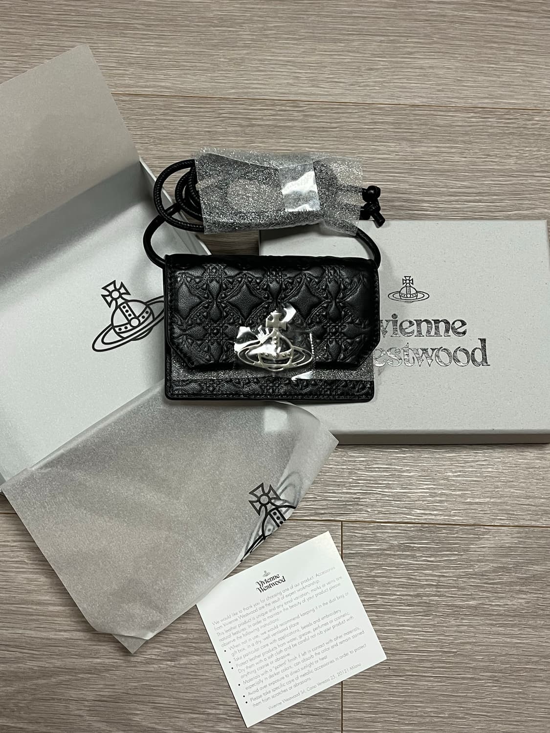 (새상품) 비비안웨스트우드 카드지갑 스트랩 상품이미지2