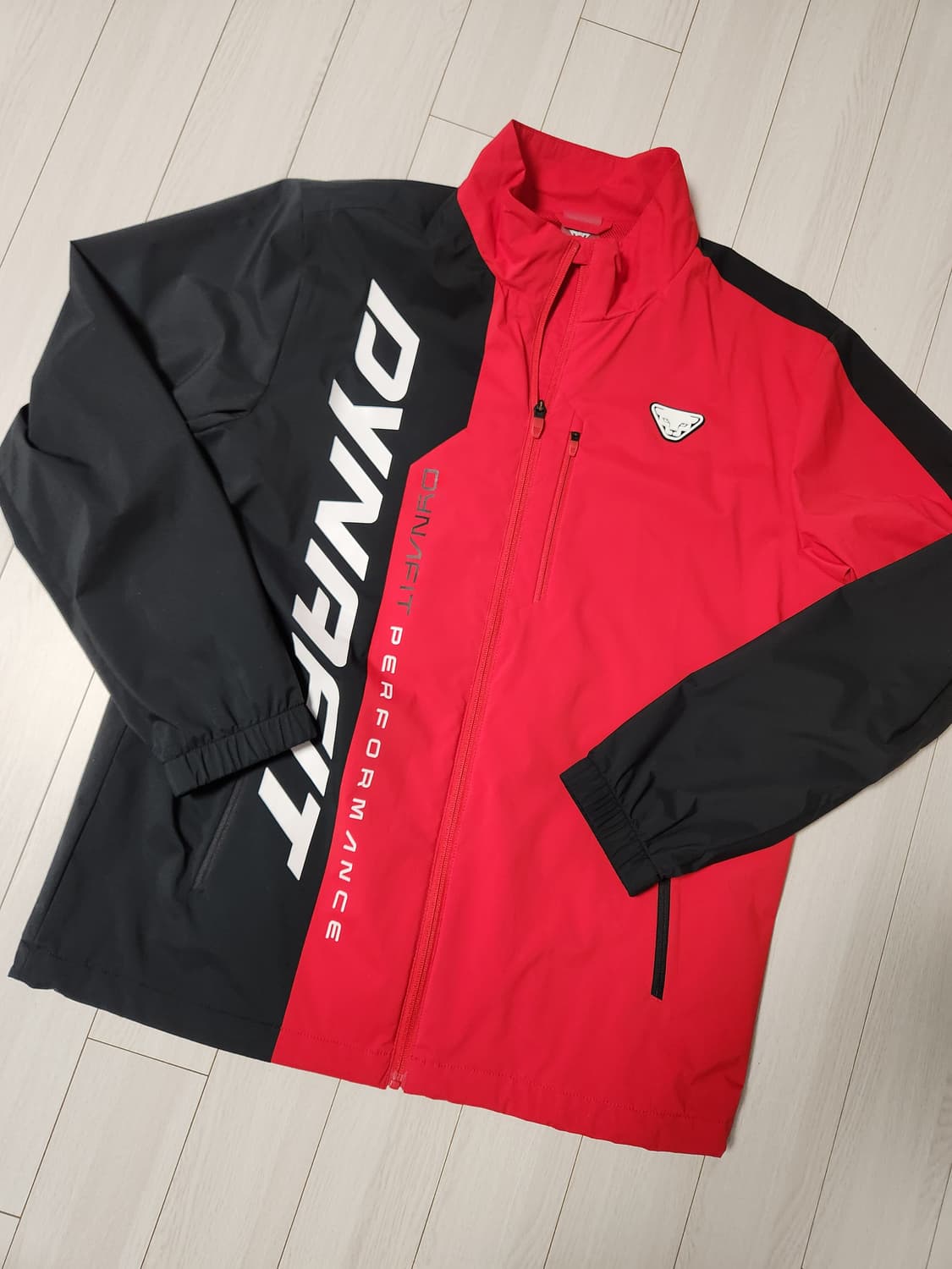 새상품급)다이나핏 바람막이 DRAFT 남성 TR 슈트 L(100)

 상품이미지1