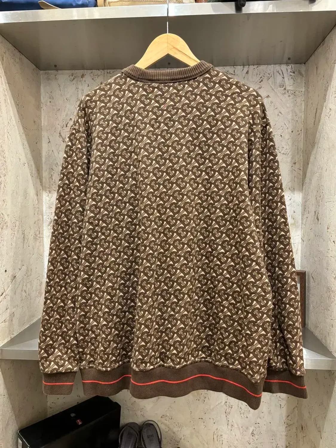 버버리 브라운 로고 맨투맨 스웨트셔츠 상품이미지3