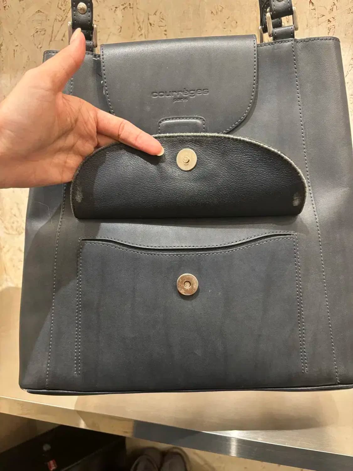 꾸레쥬 블랙 레더 숄더백 토트백 상품이미지9