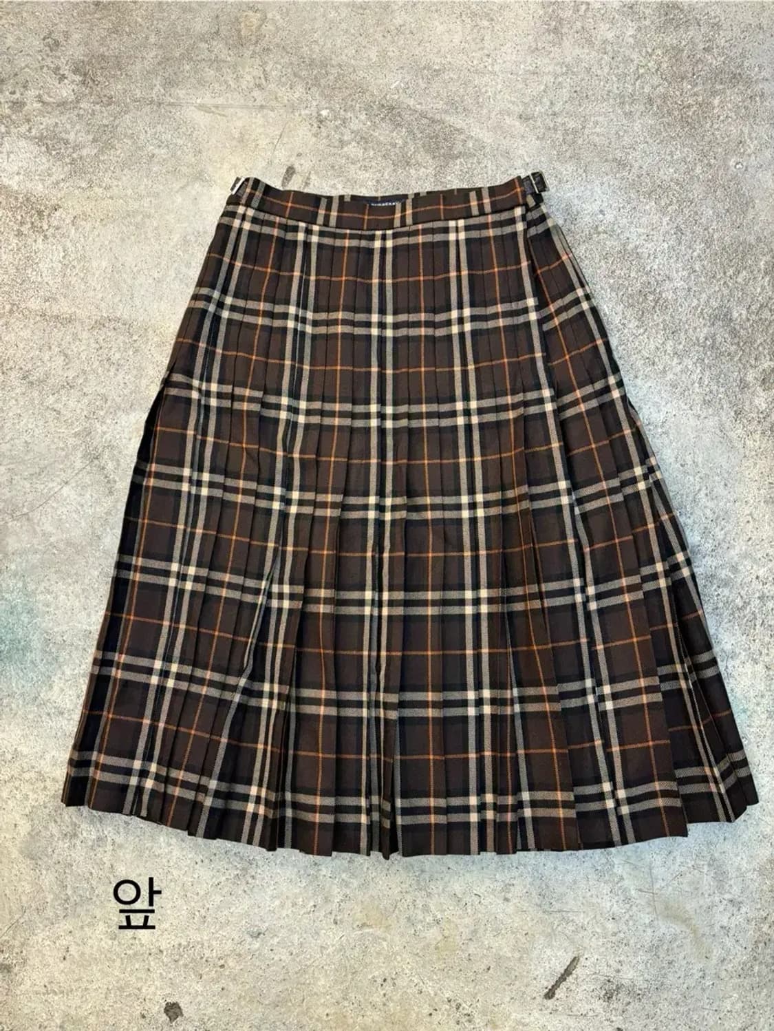 버버리런던 브라운체크 플리츠 투웨이 랩스커트 2way 상품이미지1