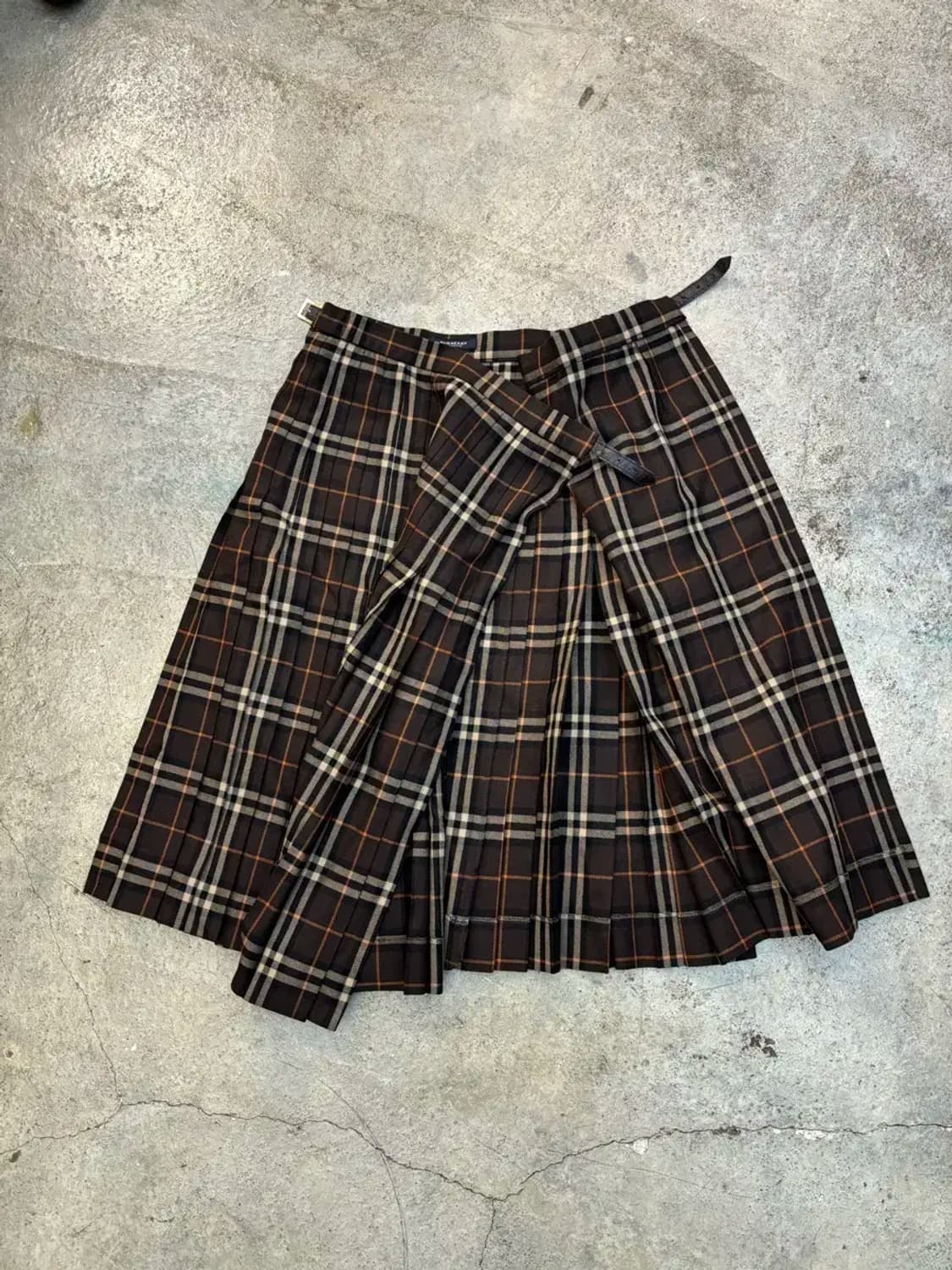 버버리런던 브라운체크 플리츠 투웨이 랩스커트 2way 상품이미지3