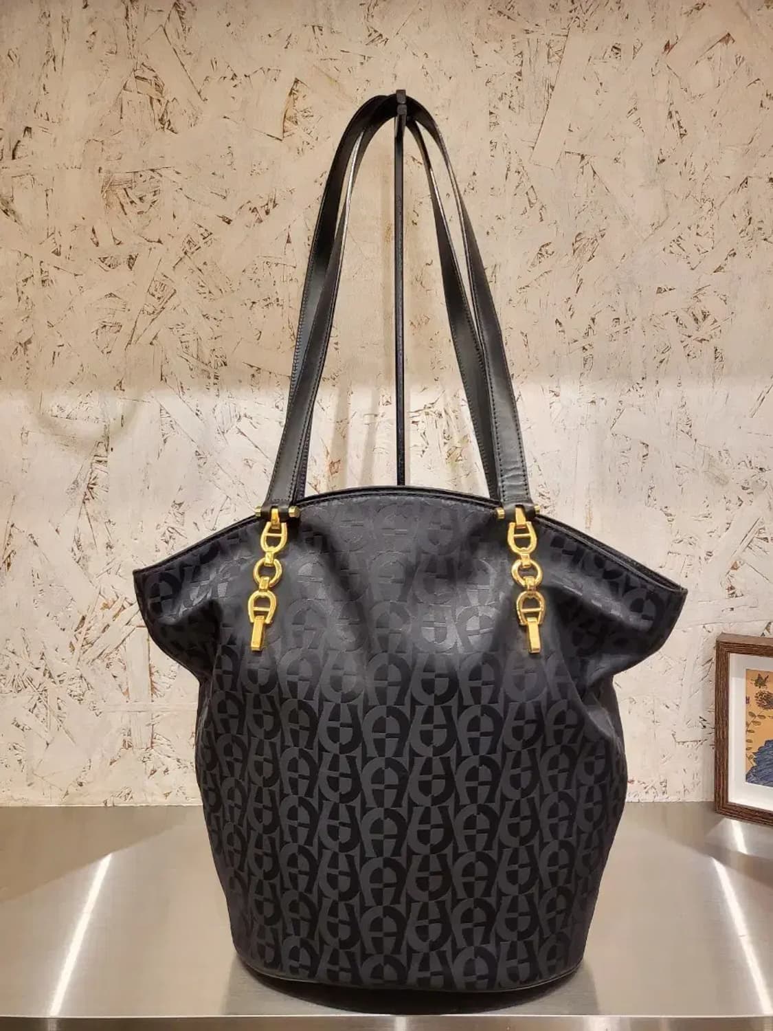 아이그너 버킷 숄더백 상품이미지1