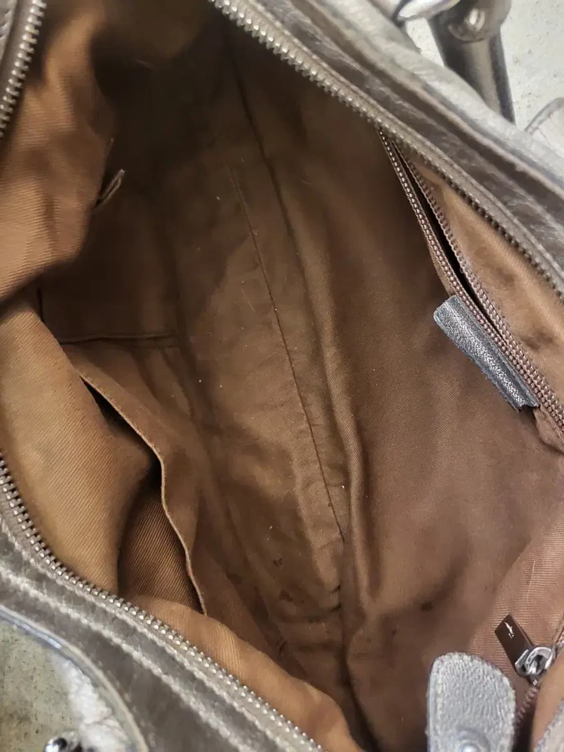 페라가모 메탈릭 간치니 숄더백 상품이미지10