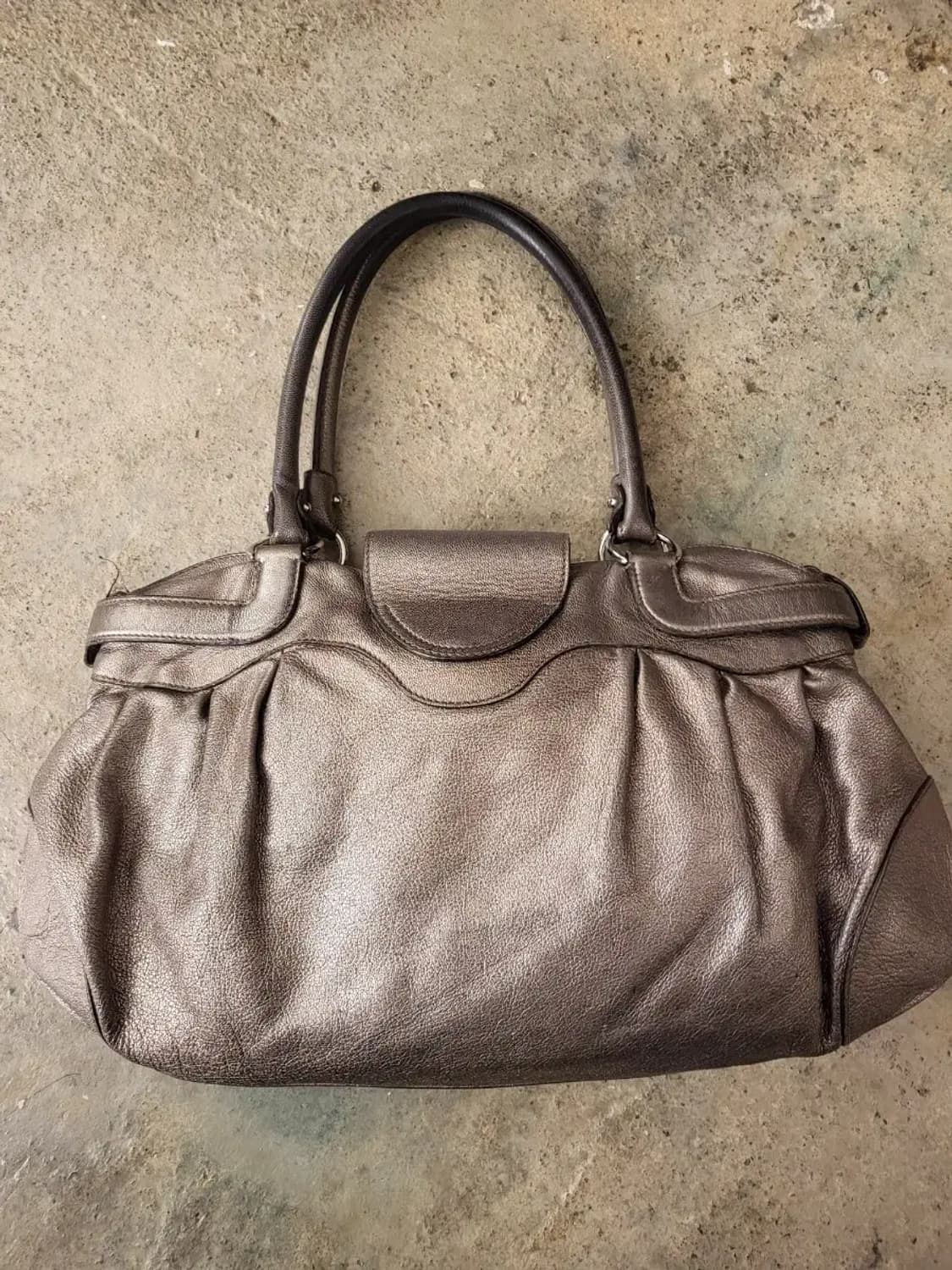 페라가모 메탈릭 간치니 숄더백 상품이미지6