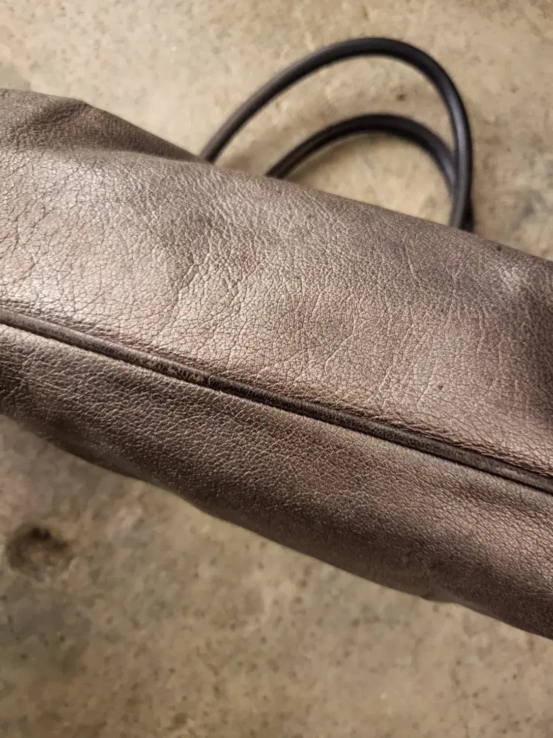 페라가모 메탈릭 간치니 숄더백 상품이미지8