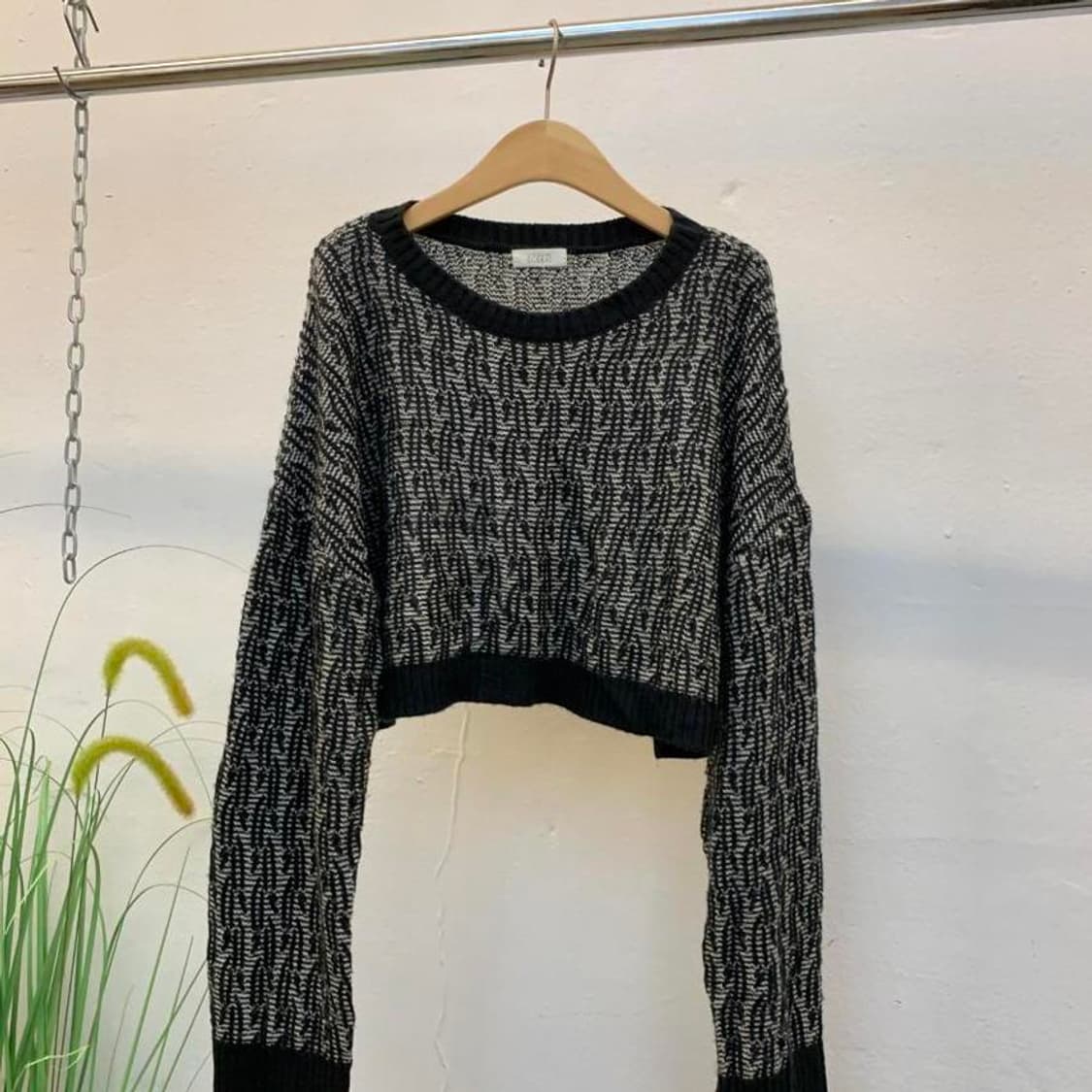 로리즈팜 패턴 크롭 니트 여성 상품이미지1