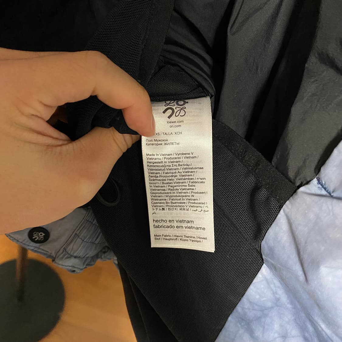 [XS] 로에베 x 온 러닝 테크니컬 쉘 퍼퍼 패딩 베스트 블루 상품이미지8