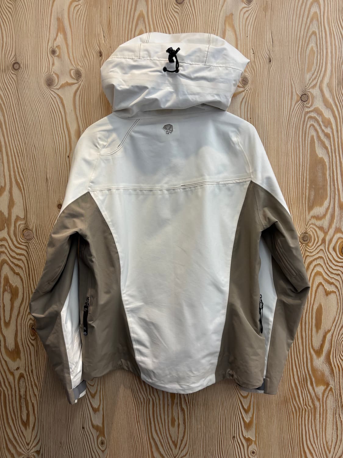 마운틴 하드웨어 바람막이 우먼 상품이미지3