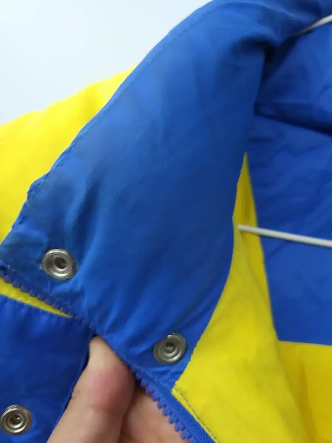 엠홀리데이 105 XL 패딩점퍼,실측57-70, 때탐있음 상품이미지4