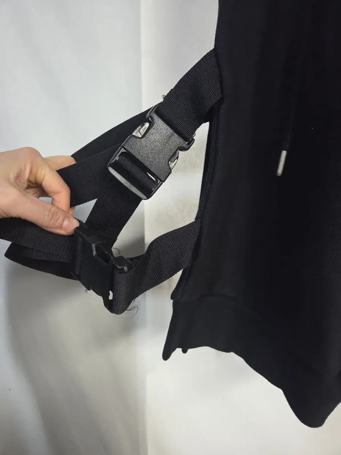 페이크마마 문 로고 언발란스 버클후드 BLACK 상품이미지4