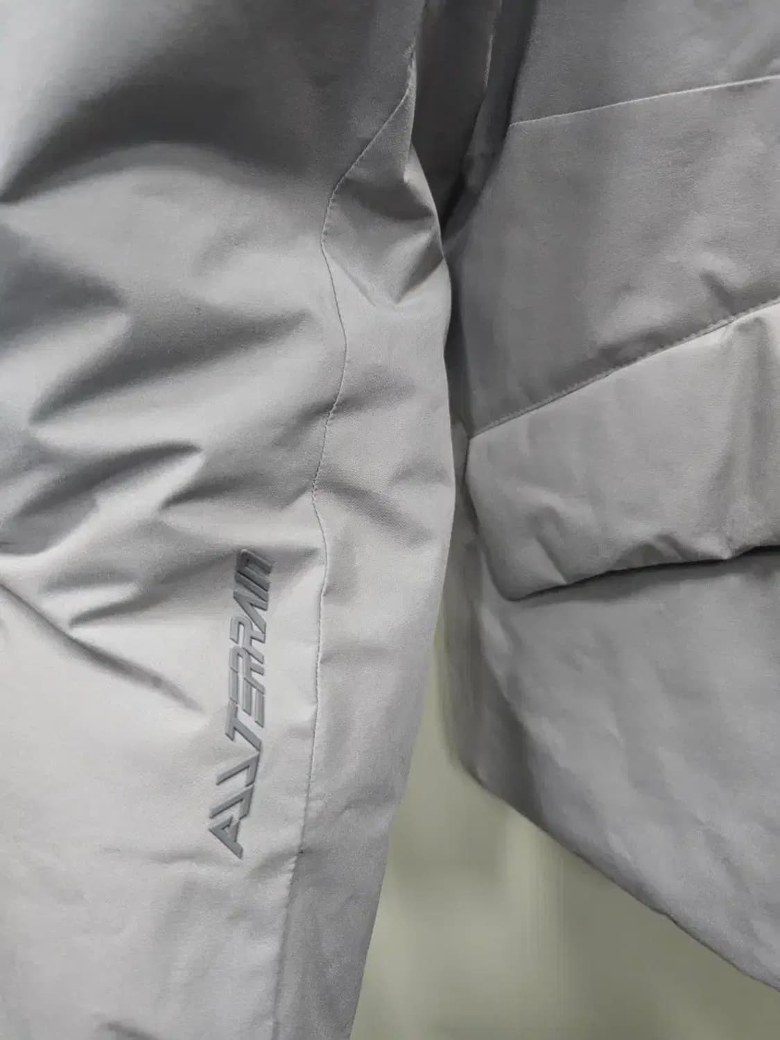 뉴발란스 UNI 케이브 구스다운 재킷90,실측56-97 상품이미지2