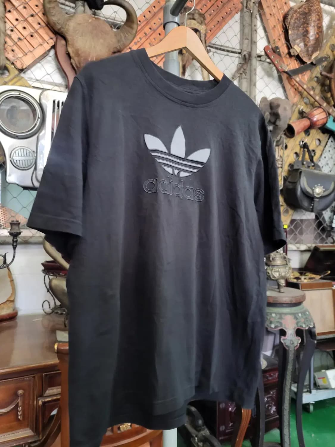 [adidas] 불꽃 로고 블랙 반팔 티셔츠 상품이미지2