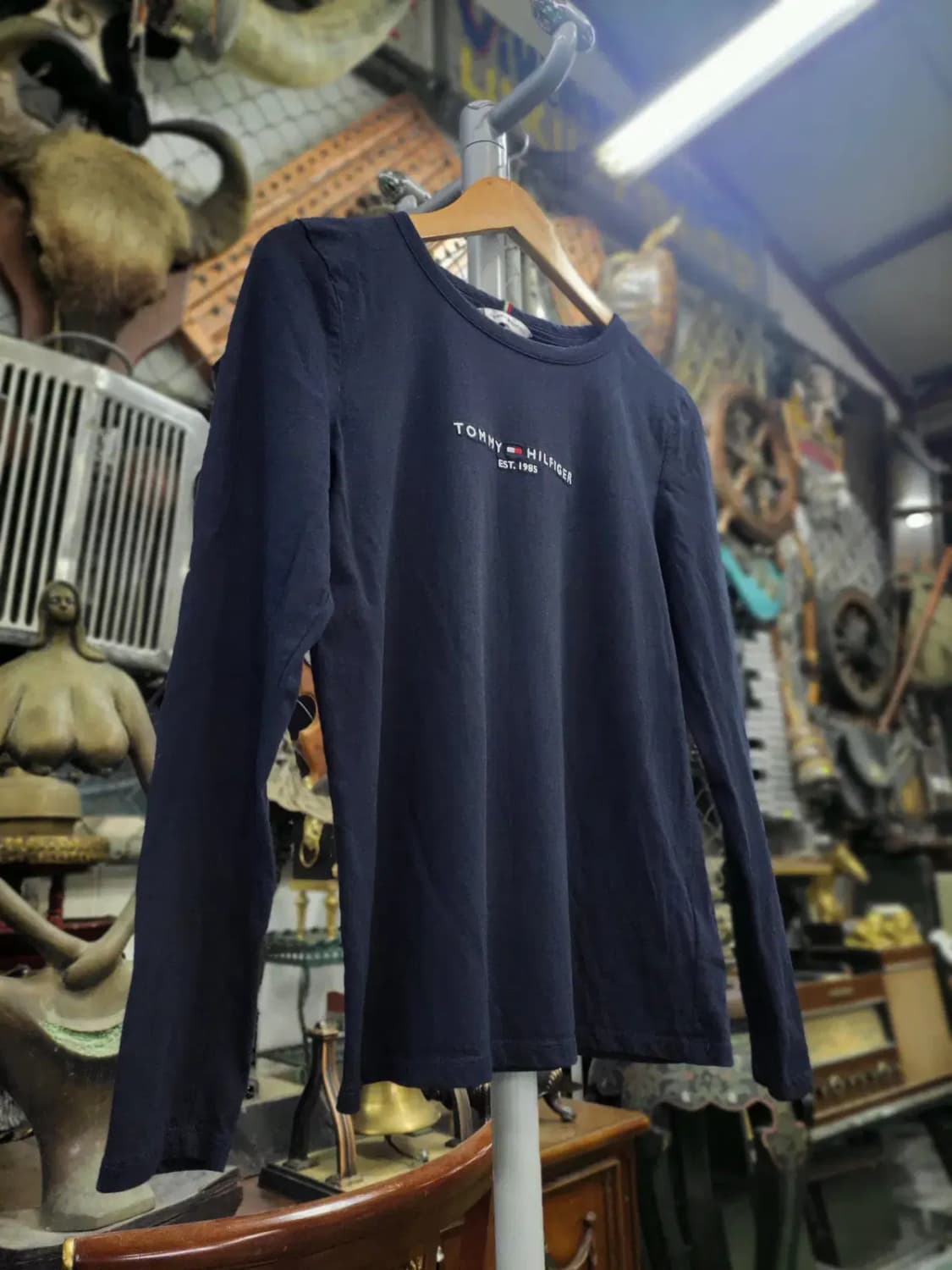 [TOMMYHILFIGER] 네이비 긴팔 라운드티셔츠 상품이미지2