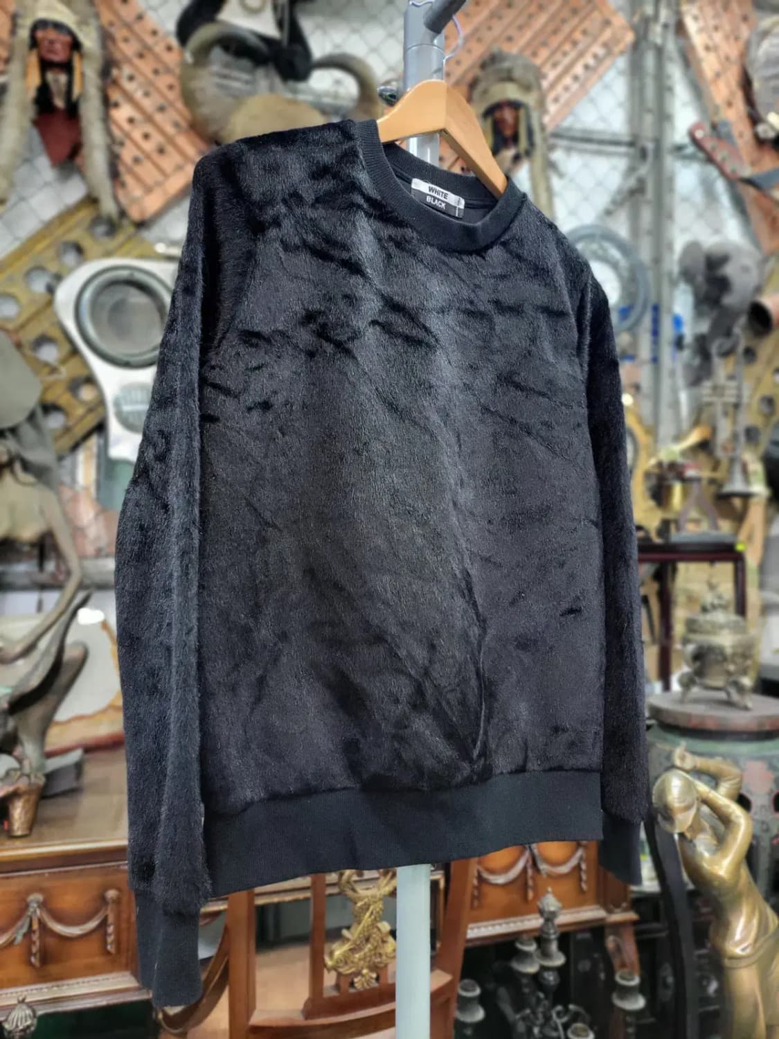 [화이트블랙] 블랙 스웻 맨투맨 티셔츠 상품이미지2