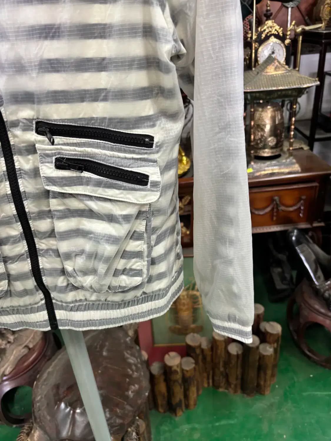 아디다스 우먼스 우븐 스트라이프 바람막이 상품이미지3