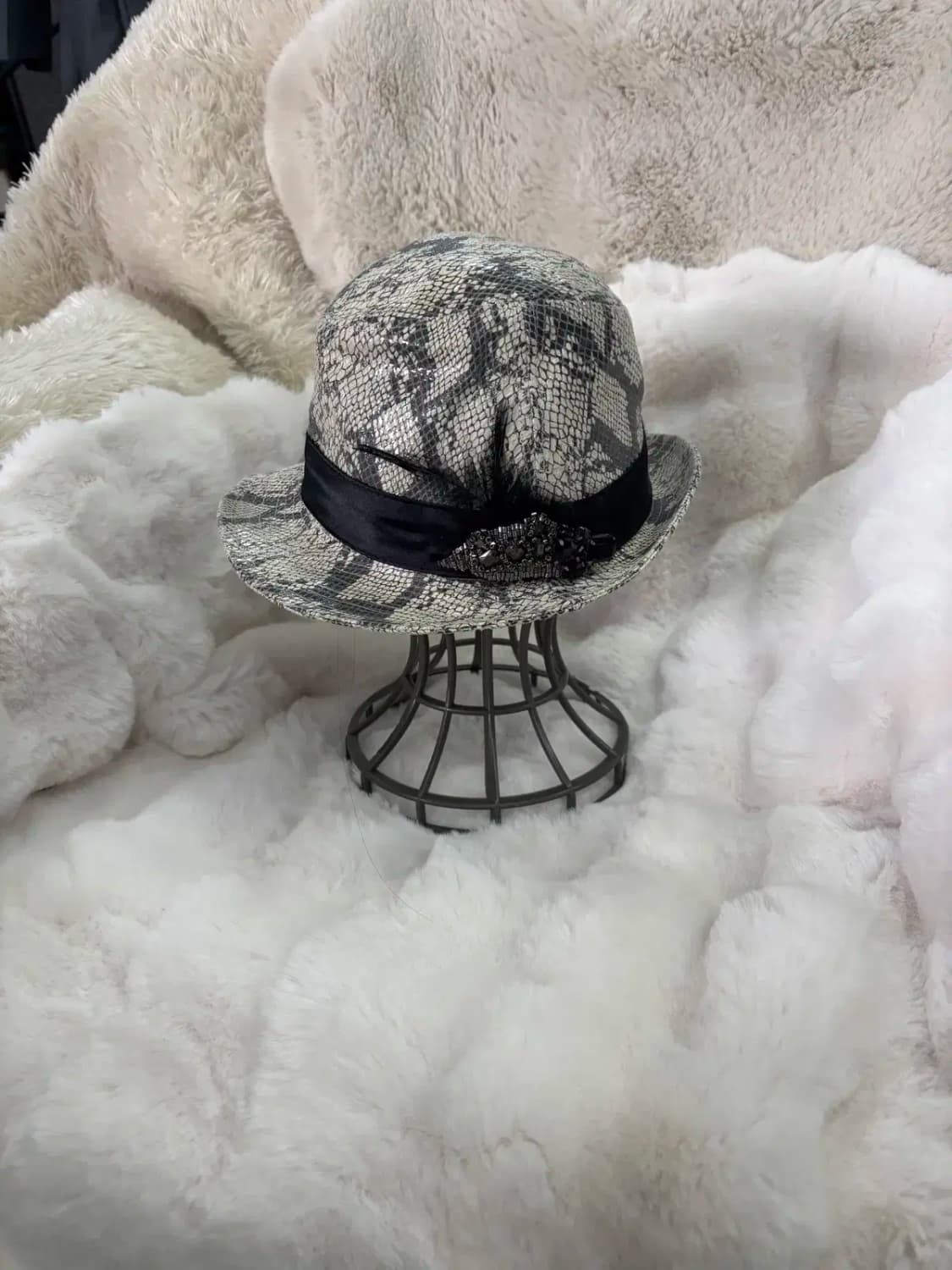 스네이크 패턴의 페도라 모자 상품이미지2