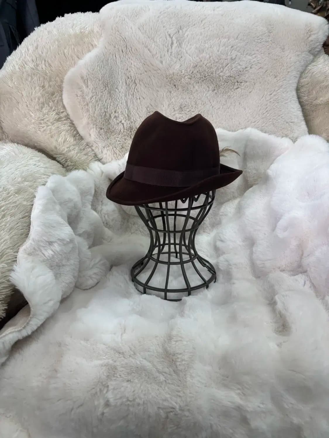 짙은 갈색의 페도라 모자 상품이미지1