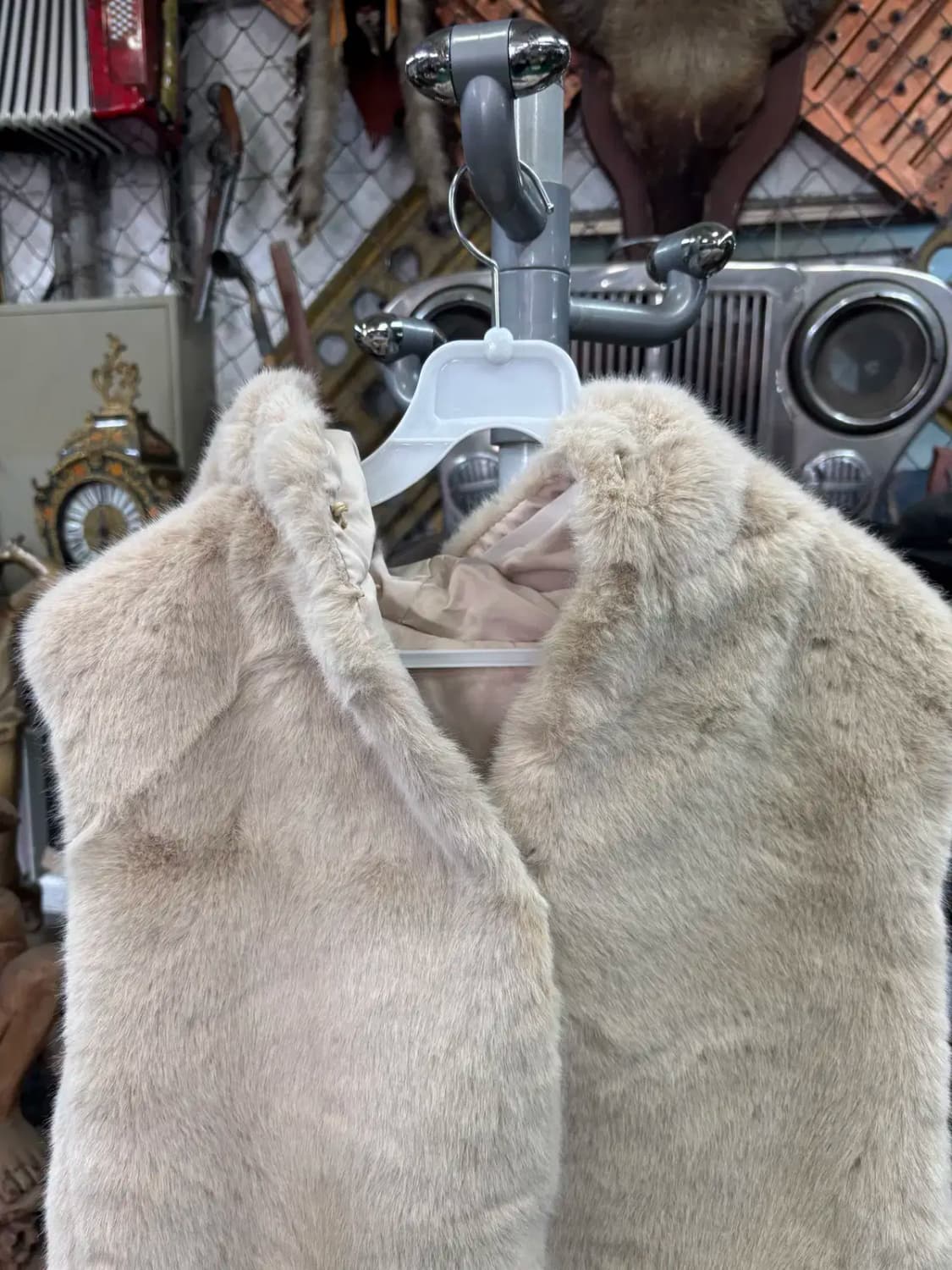 인조 퍼 베이지 조끼 베스트 상품이미지2